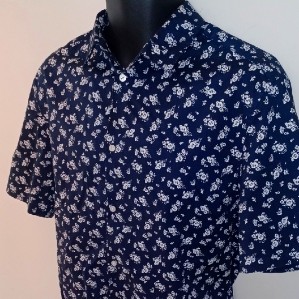 H&M Dark Blue Floral Button Down Slim Fit Shirt, L